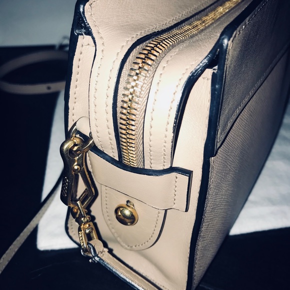 Saffiano leather shoulder bag - Picture 5 of 8